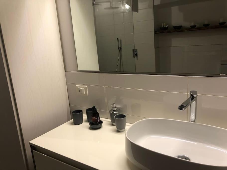 La Petite Maison - Two-Room Apartment Bergamo Bagian luar foto