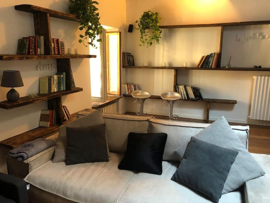 La Petite Maison - Two-Room Apartment Bergamo Bagian luar foto